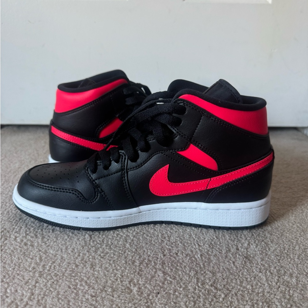 Nike Black and Red Mid-Top Sneakers